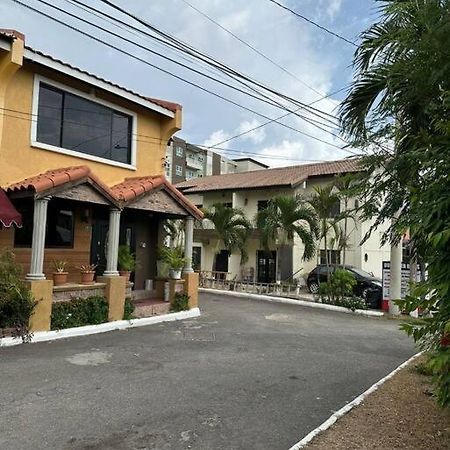 The Jewel Kingston Exterior foto